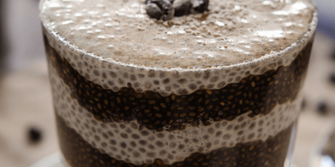 Vanilkové latte s Chia semienkami Vanilkové latte s Chia semienkami